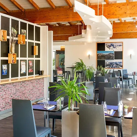 Novotel Grenoble Nord 4*