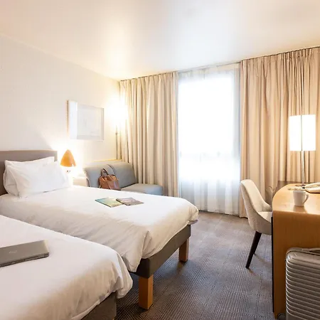 Novotel Grenoble Nord فندق
