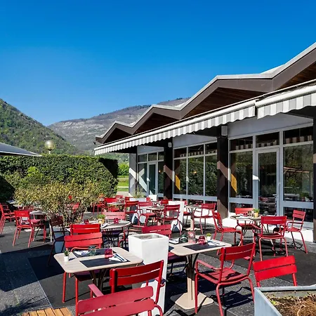 Novotel Grenoble Nord Отель