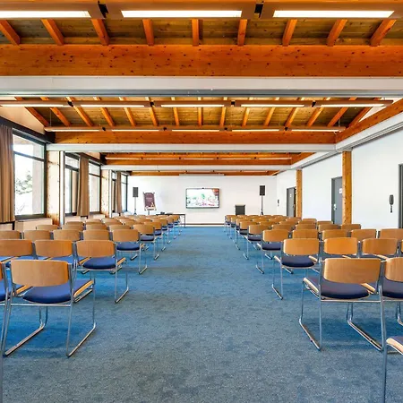 Novotel Grenoble Nord Отель Вореп