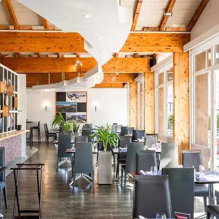 Novotel Grenoble Nord Отель