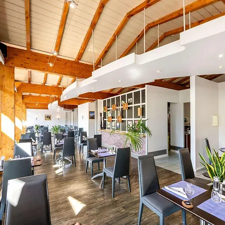 Novotel Grenoble Nord Отель 4*