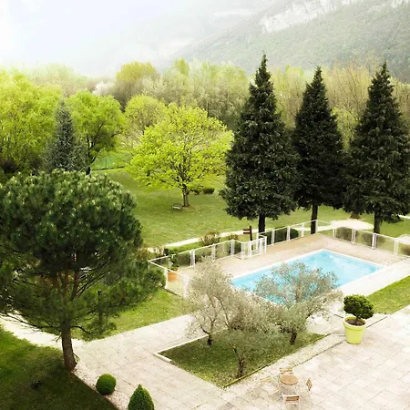 Novotel Grenoble Nord فندق 4*